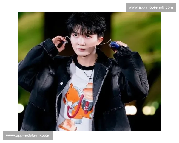 周深 “爽歪哥” 进化史！万人合唱时结燃爆荣耀中国节