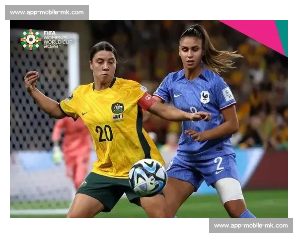 澳大利亚女足国脚戈里汉密尔顿岛完婚 李梦雯曾为队友见证