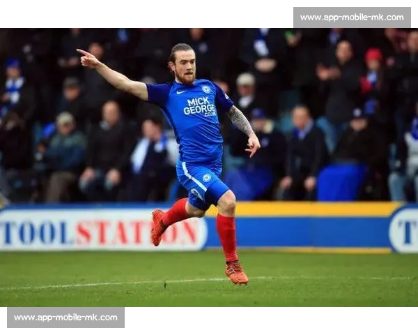 英甲锋霸杰德 - 琼斯自由身投德甲！彼得堡联痛失千万级摇钱树