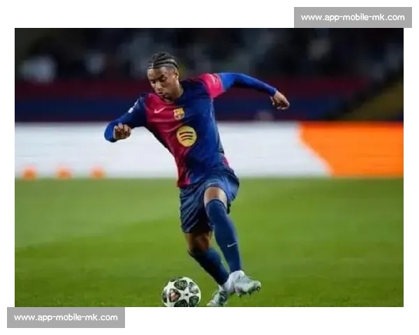 罗马诺确认！曼联 14 岁 “小梅西” 续约两年，U18 三场三球引爆老特拉福德